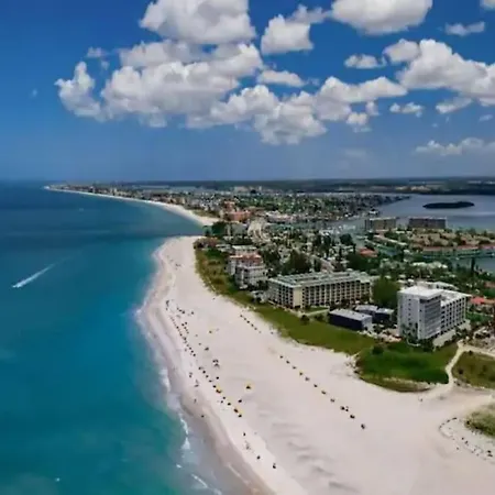 Private Studio 15 -Directly Across From Beach St. Pete Beach Extérieur photo