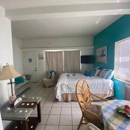 Private Studio 15 -Directly Across From Beach St. Pete Beach Extérieur photo