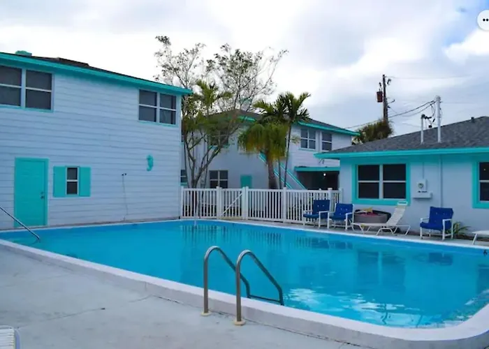Private Studio 15 -Directly Across From Beach